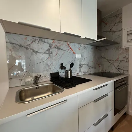 Lara Apartment *